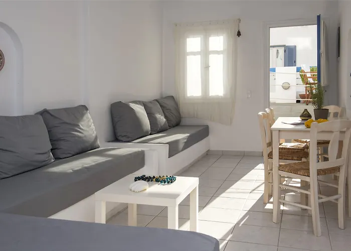 Cleopatra Seaside Homes Paros 3*