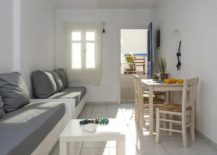 Hotel Cleopatra Seaside Homes Paros 3*