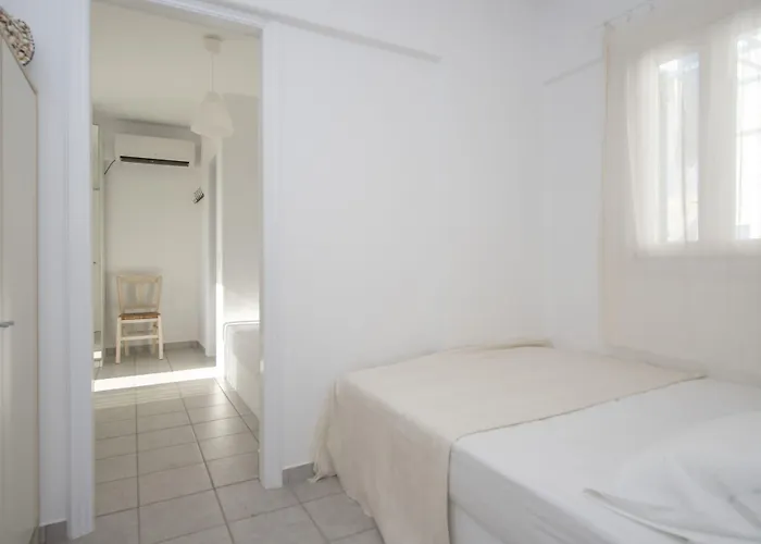 Cleopatra Seaside Homes Paros 酒店 3*